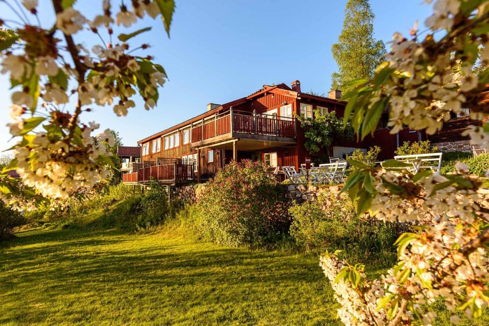 Property building, Facade/entrance, Summer, Garden, On site, Sunset