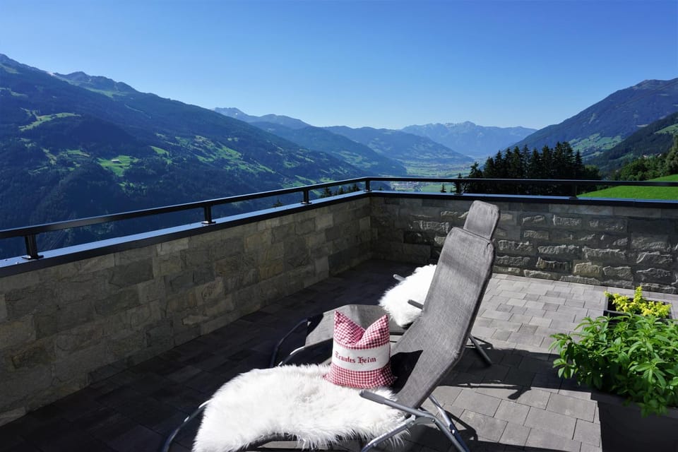 Balcony/Terrace, Balcony/Terrace, Mountain view