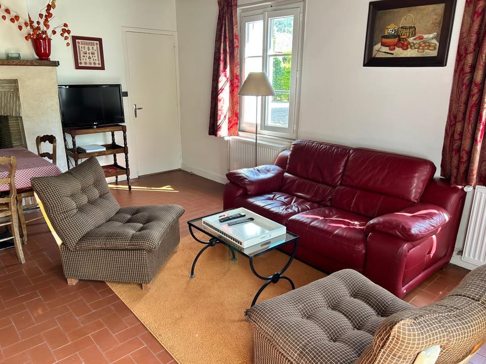 Communal lounge/ TV room, Living room, Seating area