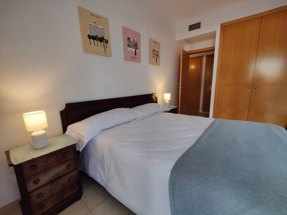 Bed, Photo of the whole room, Bedroom, wardrobe