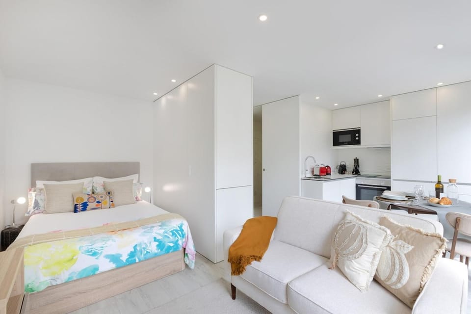 Bed, TV and multimedia, Kitchen or kitchenette