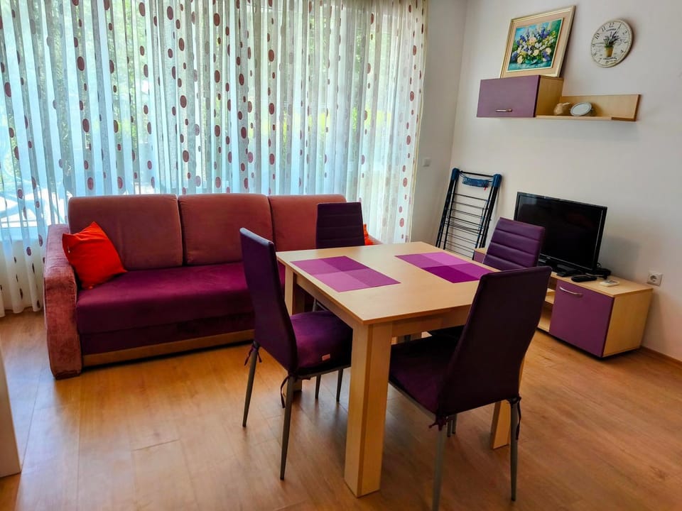 TV and multimedia, Living room, Dining area