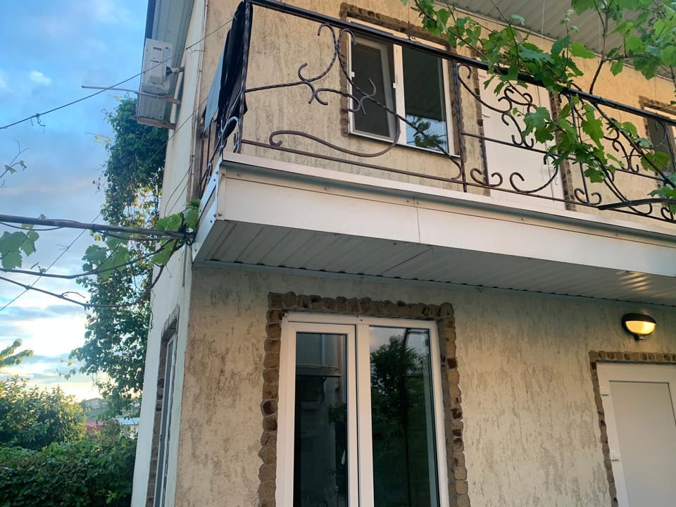 Facade/entrance, Balcony/Terrace