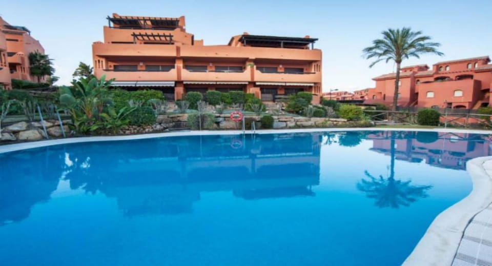 Property building, Swimming pool