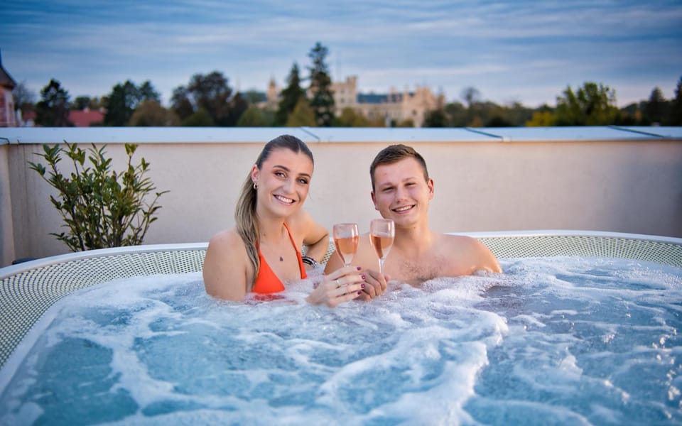 Hot Tub, Spa and wellness centre/facilities