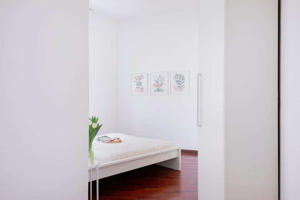 Easylife - Milano - Gessi 72 - Solari Apartment in Milan