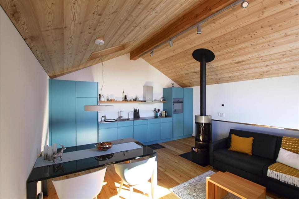 TV and multimedia, Kitchen or kitchenette, Living room, Photo of the whole room, Decorative detail, Dining area