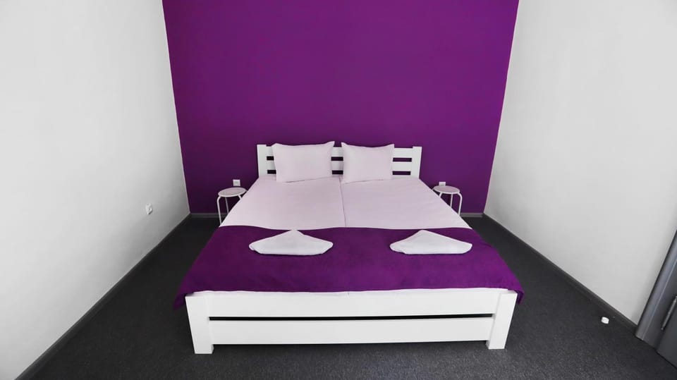 Bed, Bedroom, City view