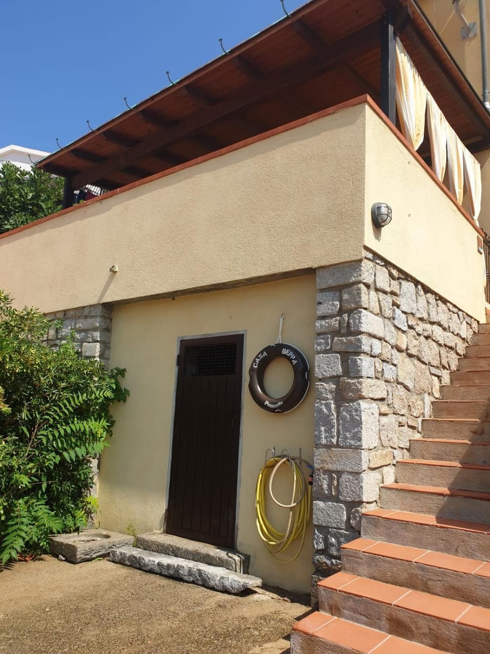 Patio, Facade/entrance