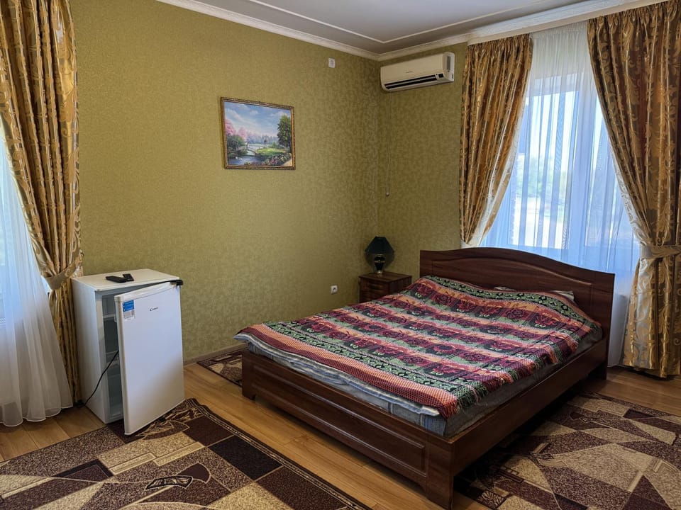 Bed, Bedroom, air conditioner
