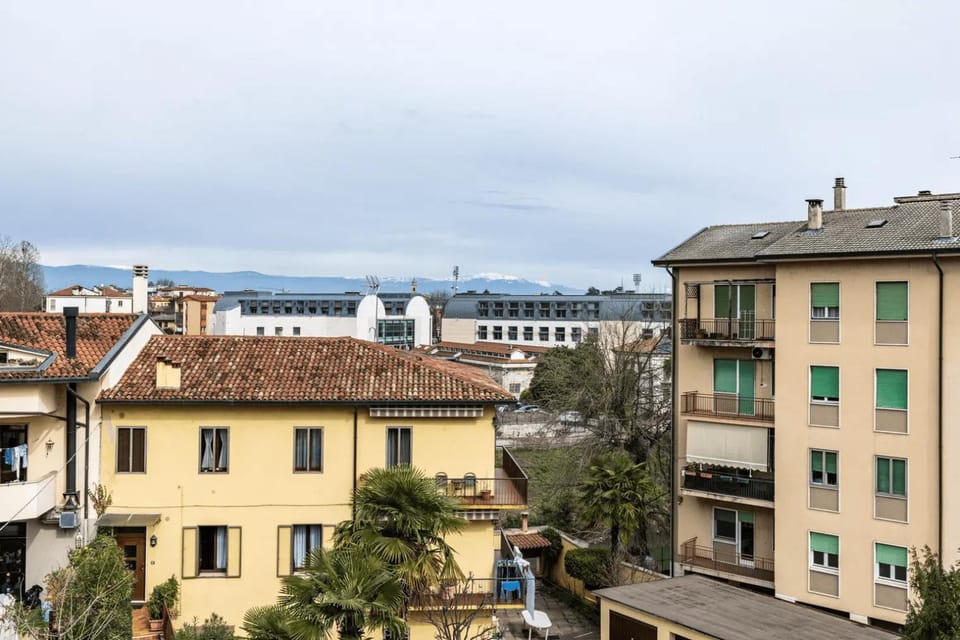 Day, Neighbourhood, Natural landscape, City view