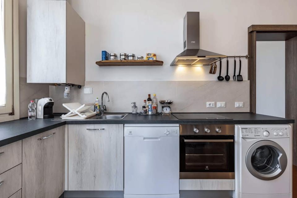 Coffee/tea facilities, Kitchen or kitchenette, dishwasher, minibar, pet friendly, stove, washing machine