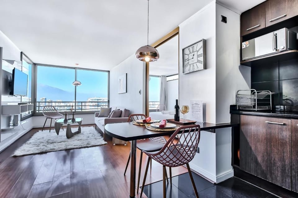 La Gloria Home - 1BR, Mountain View, Pool, Gym, Mall Apartment in Las Condes