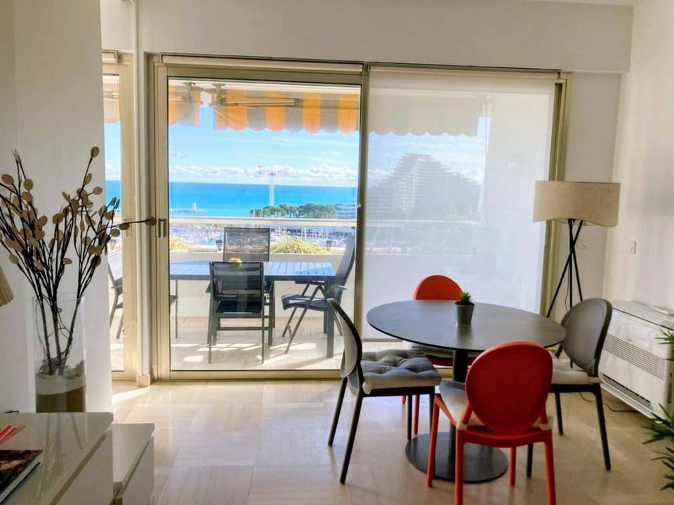 Appartement Moderne 4 Pers avec Clim et Parking, Villeneuve-Loubet Plage Apartment in Villeneuve-Loubet