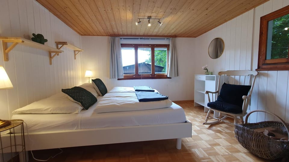 Bed, Photo of the whole room