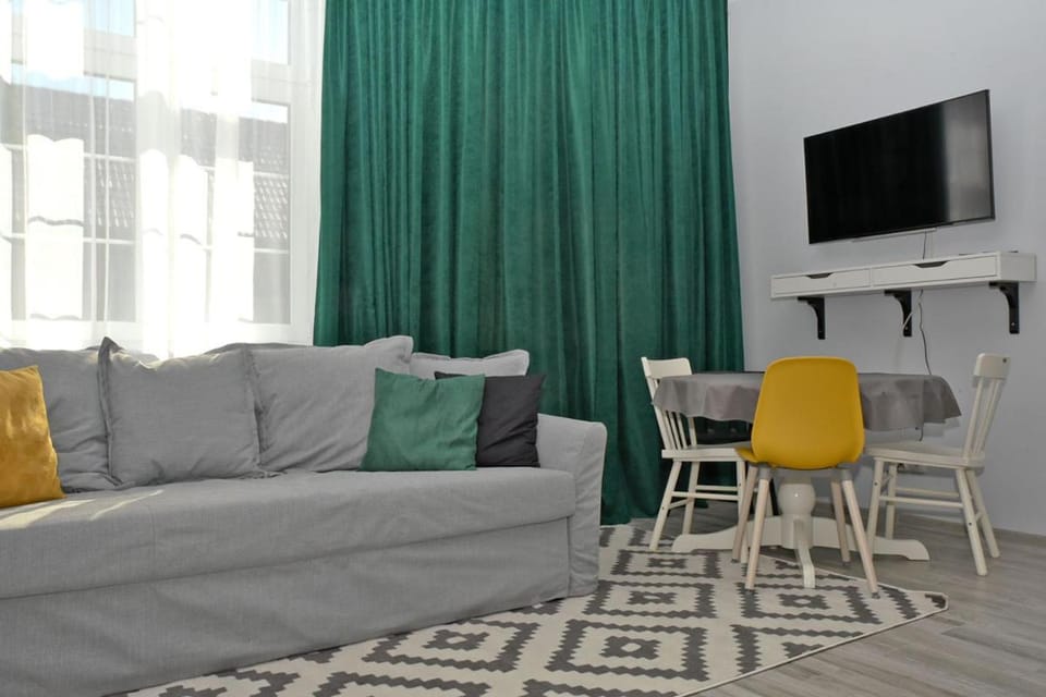Communal lounge/ TV room, TV and multimedia, Living room