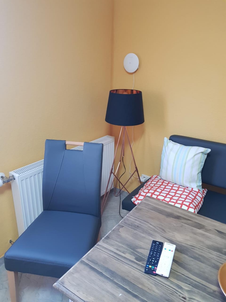 Seating area, Dining area