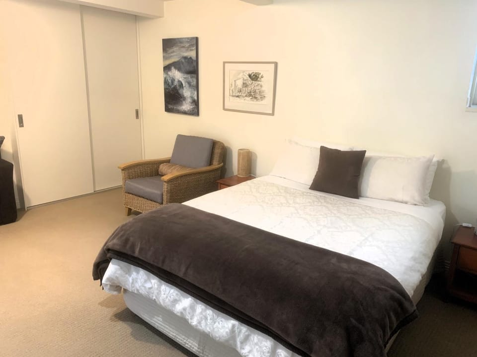 Belton Apartments - The Studio Apartment in Tasmania