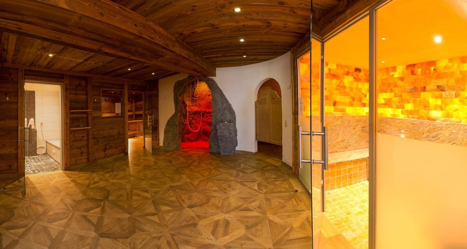 Sauna, Sauna, Spa and wellness centre/facilities