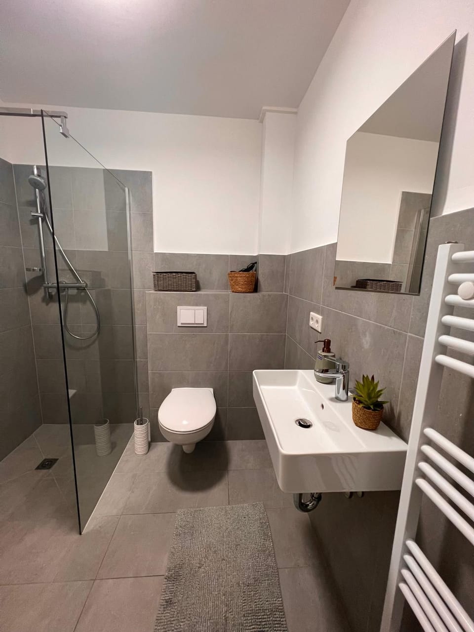 Shower, Toilet, Bathroom