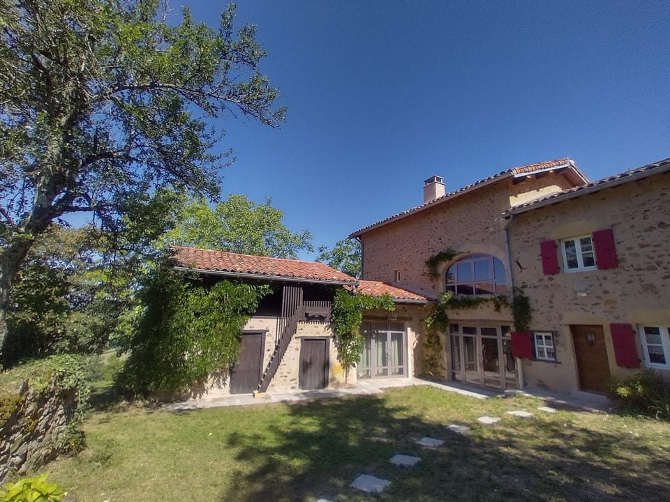 SOUTH BURGUNDY country house MONT CHEF House in Bourgogne-Franche-Comté