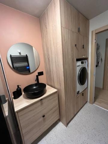 Bathroom, washing machine