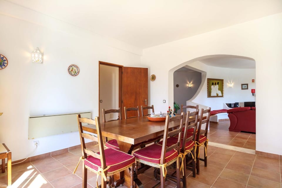 Seating area, Dining area