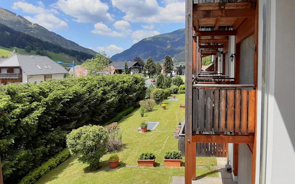 Natural landscape, Balcony/Terrace, Garden view