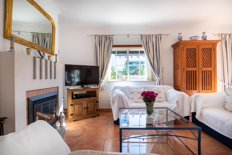 TV and multimedia, Living room, Seating area, flat iron