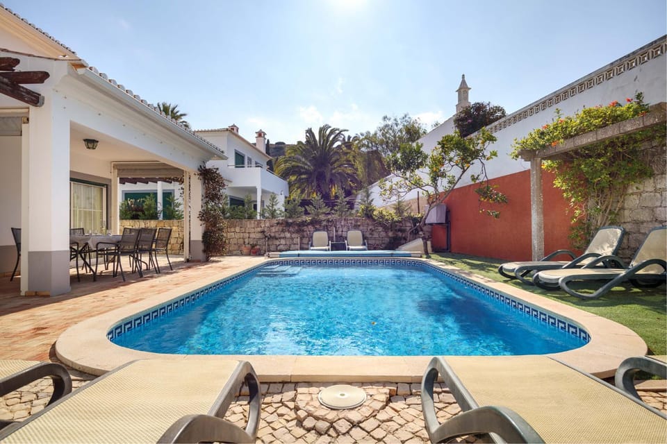 Property building, Swimming pool, Swimming pool
