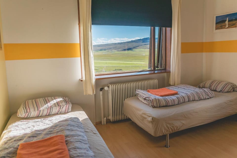 Bed, Natural landscape, Photo of the whole room, Bedroom, Mountain view, internet, towels
