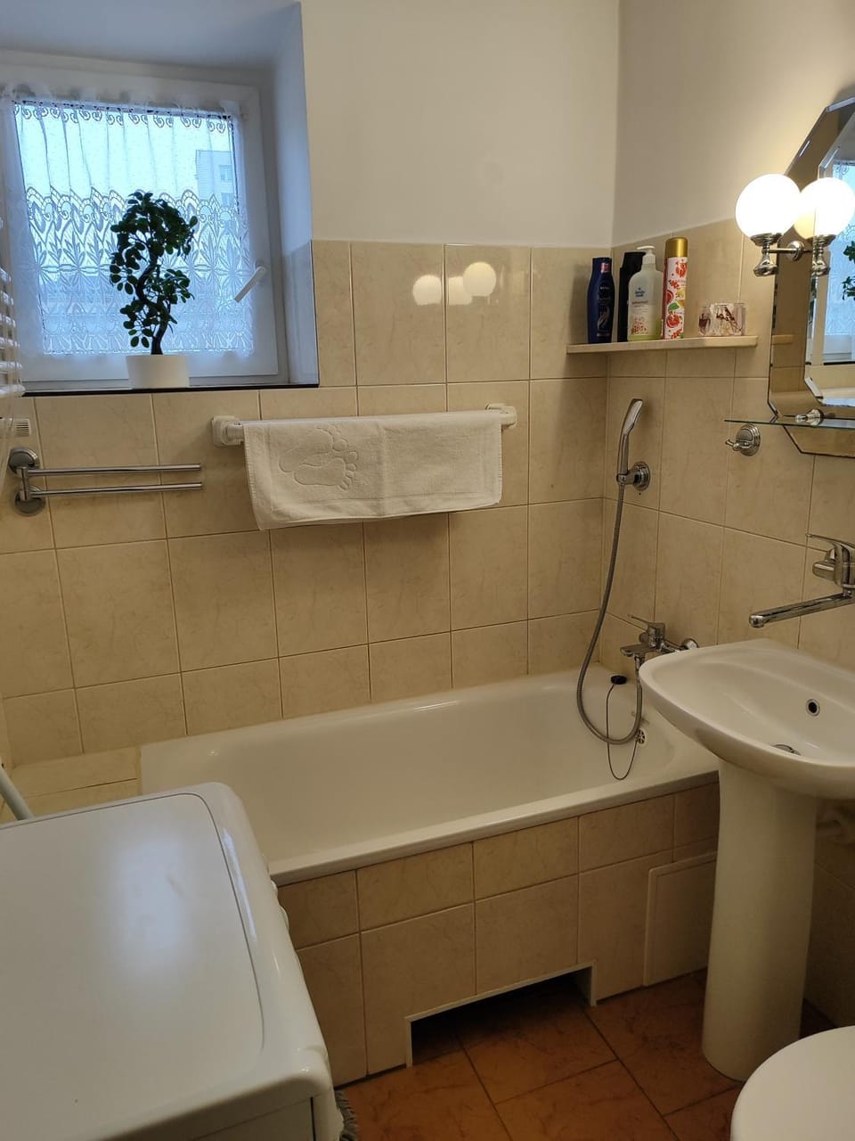 Apartament Praski 5 minut od metra i starego miasta spacerem do zoo i Konesera Apartment in Warsaw