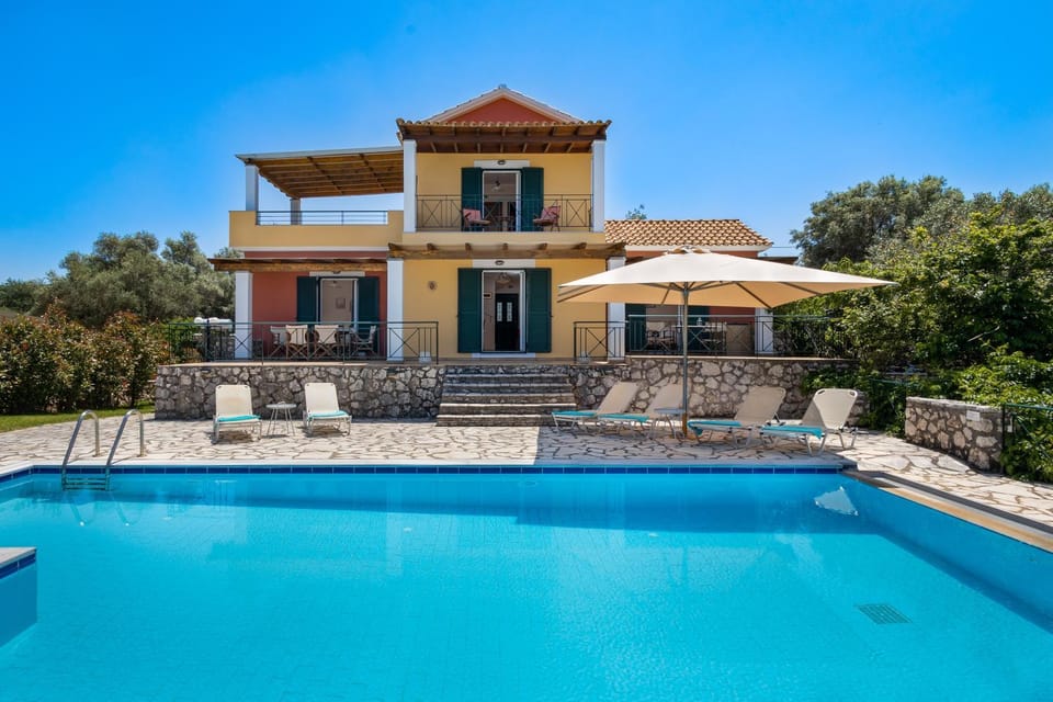 Property building, Patio, Day, Garden, Garden view, Pool view, Swimming pool, sunbed