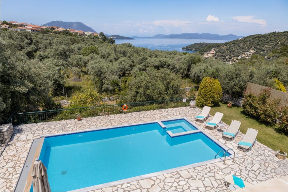 Nearby landmark, Day, Natural landscape, Mountain view, Pool view, Swimming pool, sunbed