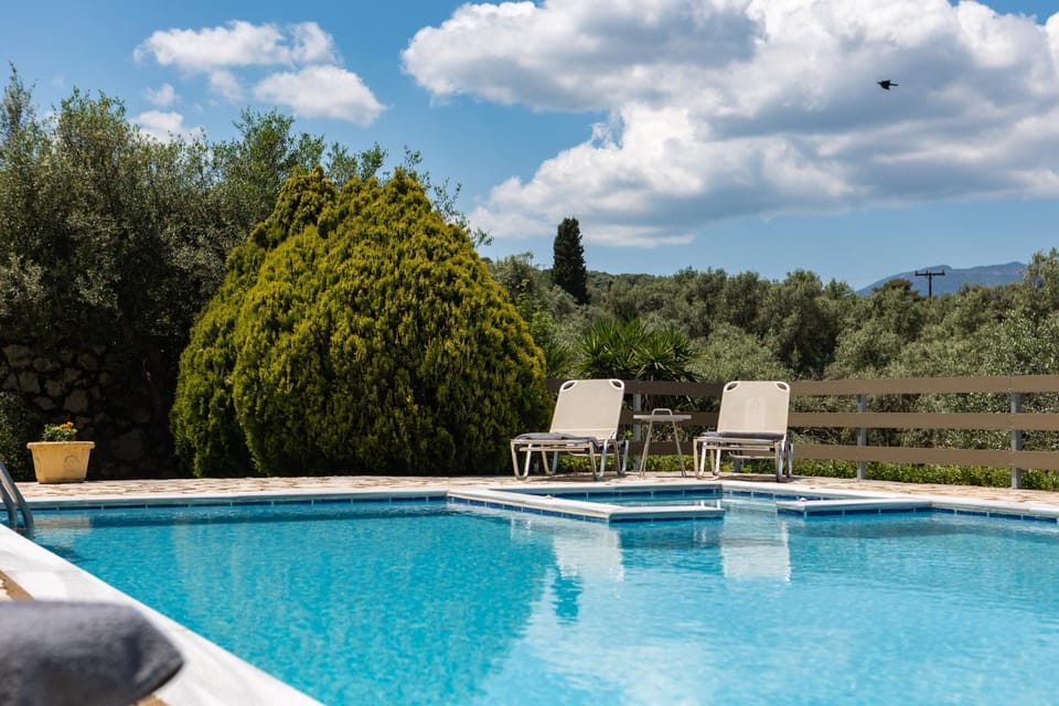 Spring, Day, Natural landscape, Garden, Garden view, Mountain view, Pool view, Swimming pool, sunbed