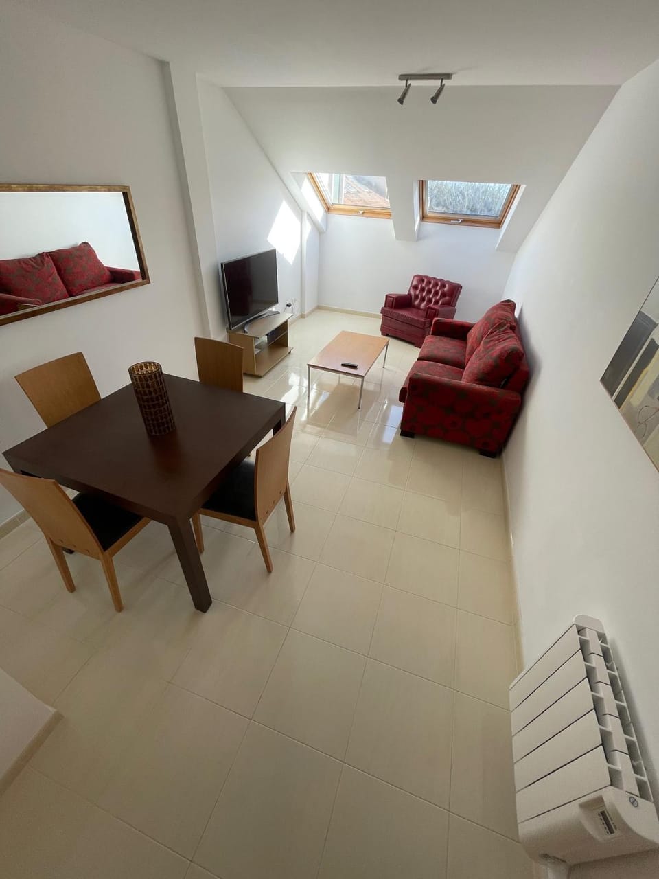 Property building, TV and multimedia, Living room, internet, internet