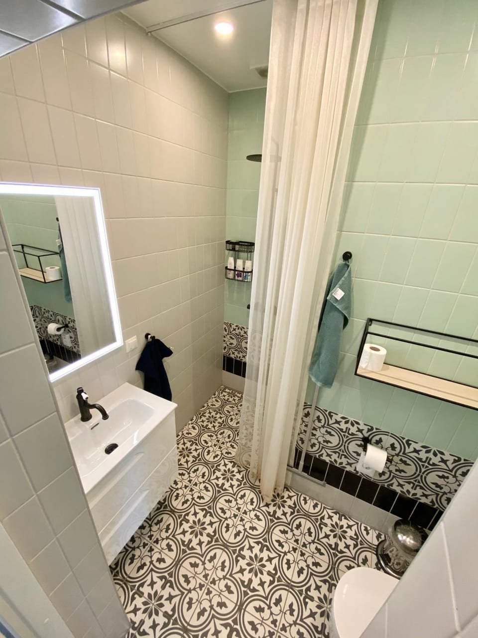 Shower, Toilet, Bathroom, hair dryier, towels