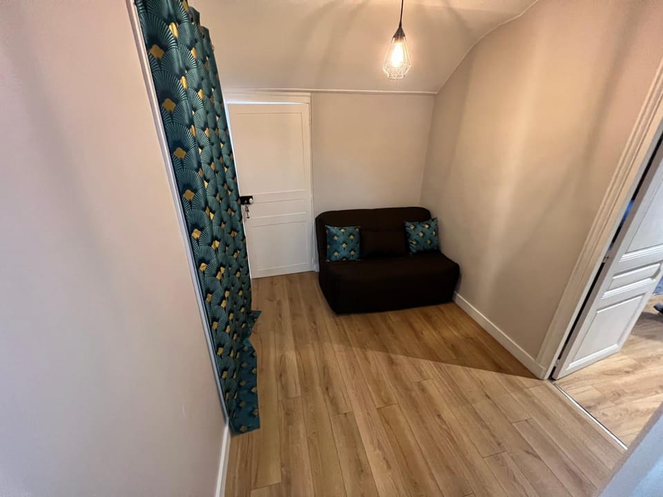 Gîtes du Domaine d'Auxonnettes L&J EVENEMENTS Bed and Breakfast in Île-de-France