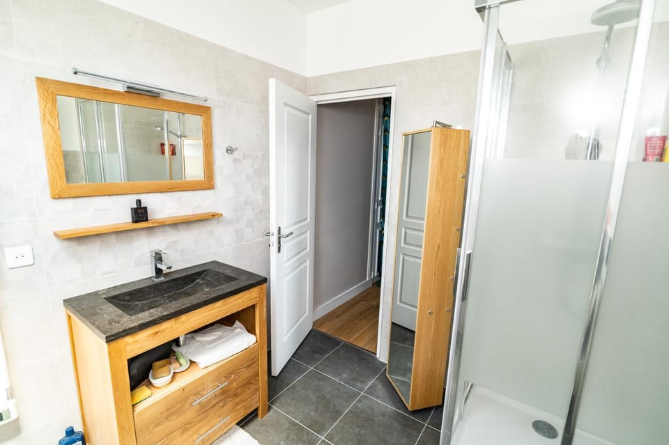 Gîtes du Domaine d'Auxonnettes L&J EVENEMENTS Bed and Breakfast in Île-de-France