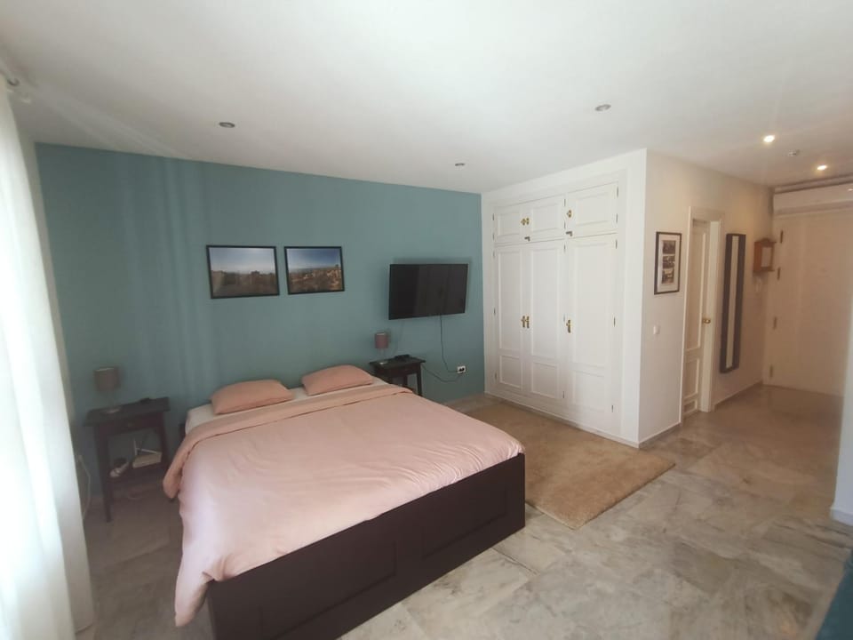 Bed, TV and multimedia