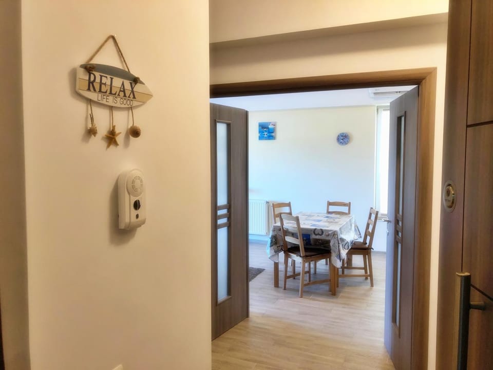 Dining area, On site