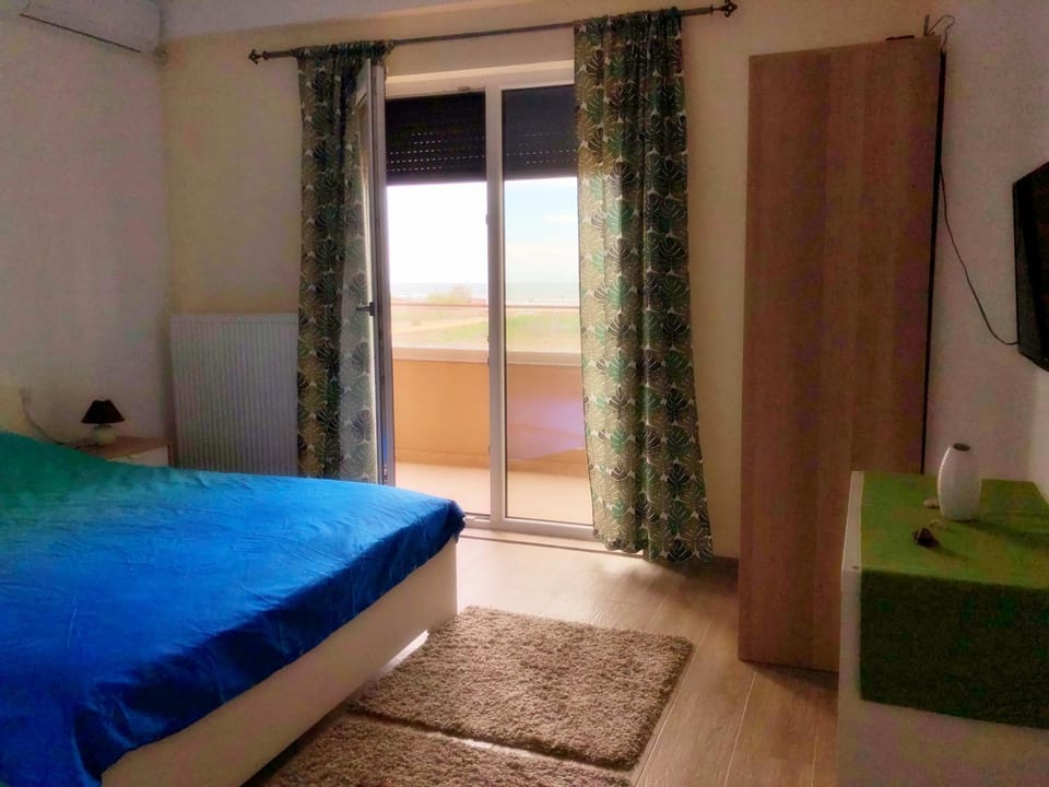 Bed, Bedroom, On site, Sea view