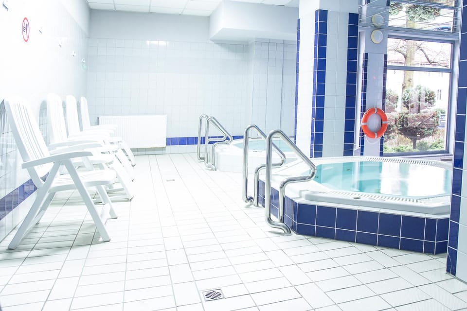 Area and facilities, Swimming pool