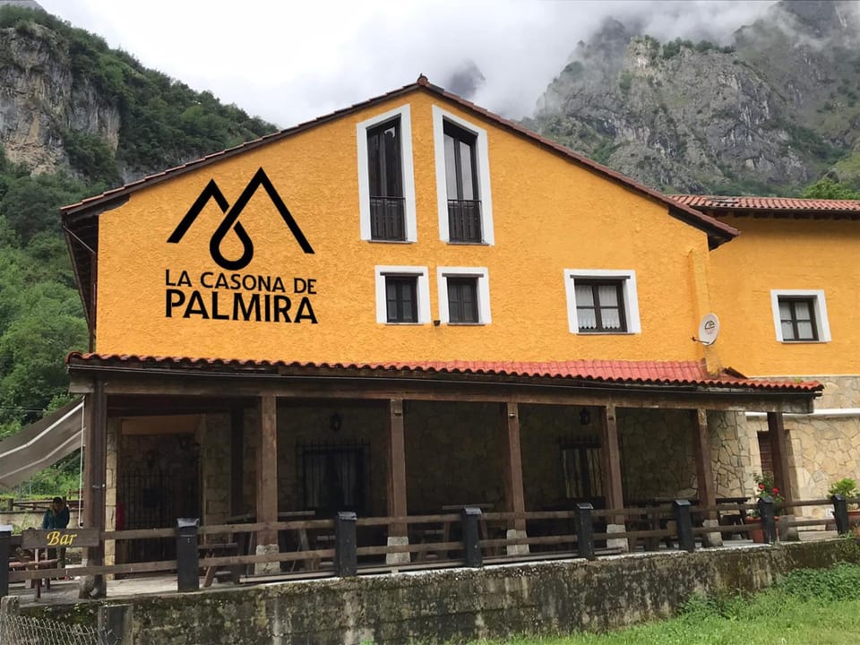 LA CASONA DE PALMIRA Bed and Breakfast in Asturias