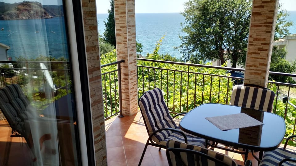 View (from property/room), Balcony/Terrace, Sea view