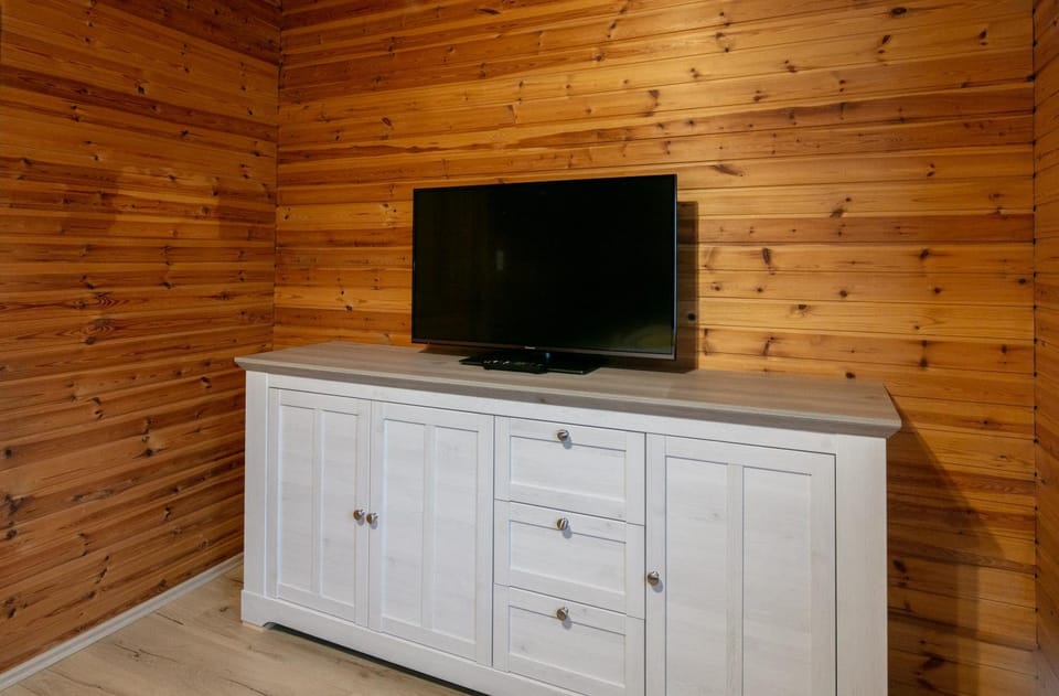 TV and multimedia, Photo of the whole room