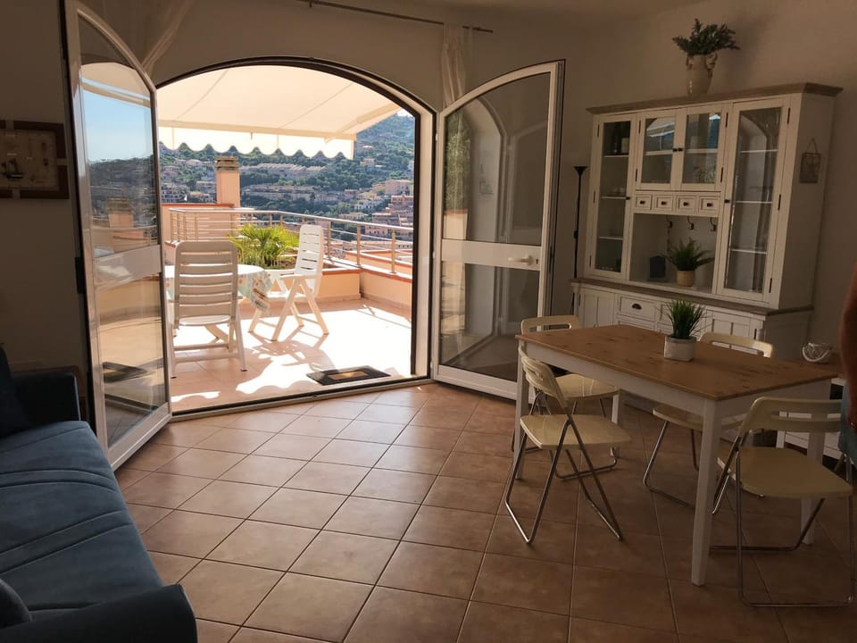 Day, Balcony/Terrace, Living room, Dining area