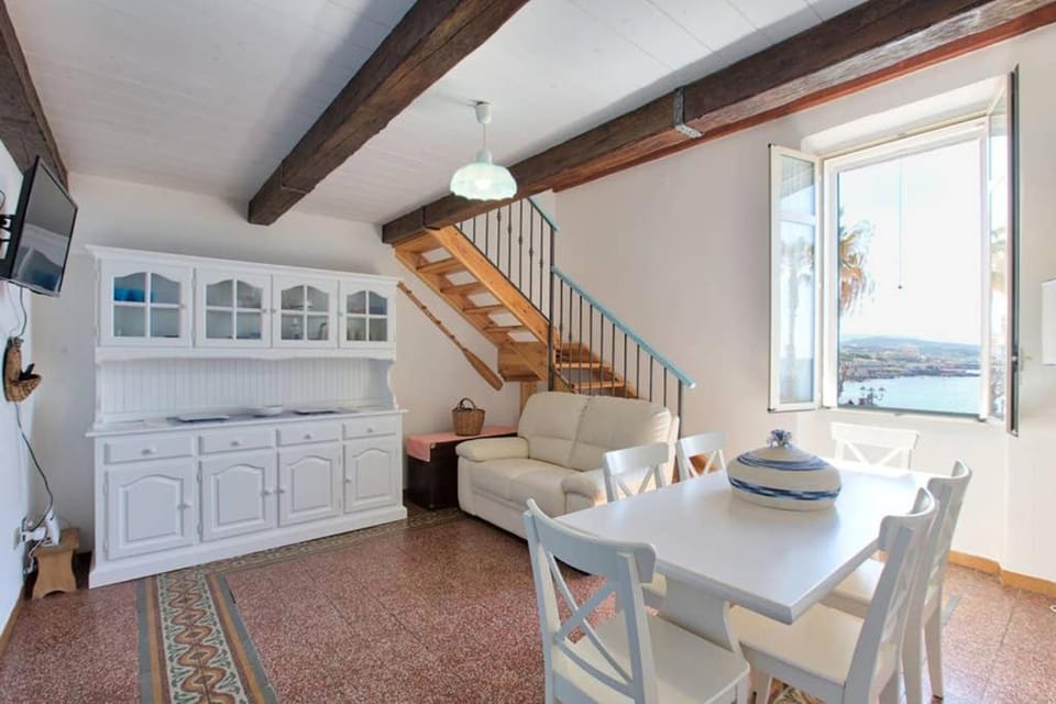 Alghero Bastioni colombo sea view Apartment in Alghero