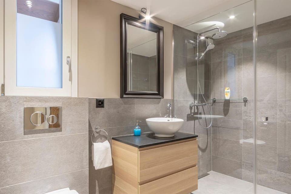 Shower, Bathroom