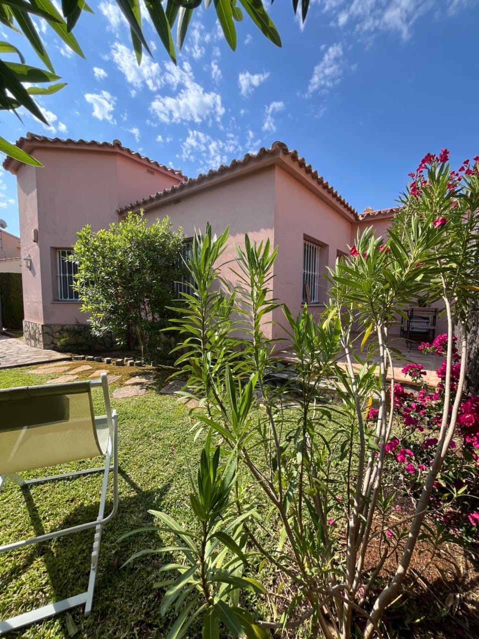 Villa con jardín en Oliva Nova Golf a 100m de la playa House in Safor